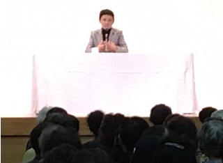 講師 家田 荘子さんの話を聞き涙を流される来場者もいました。