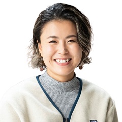 小野塚 彩那